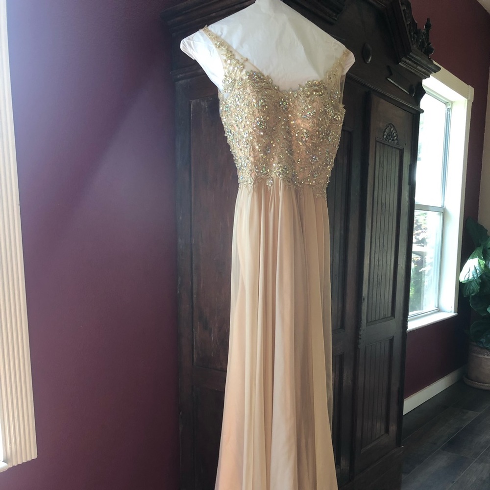 La Femme Prom/ Formal Event Dress